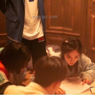 密室逃脱行业不规范行为透视：男子对女鬼NPC不当接触
